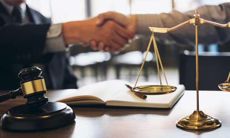 What is a criminal lawyer?
