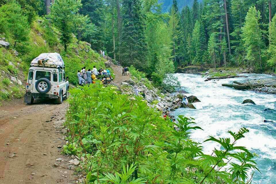 How to reach Kumrat Valley tour packages